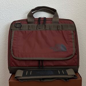 The North Face Folio Laptop Compact Bag with Crossbody/Shoulder Strap
